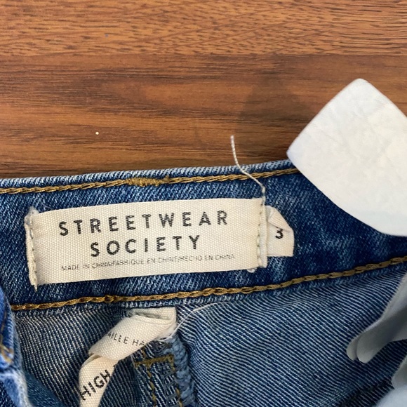 Lace shorts - Picture 3 of 4